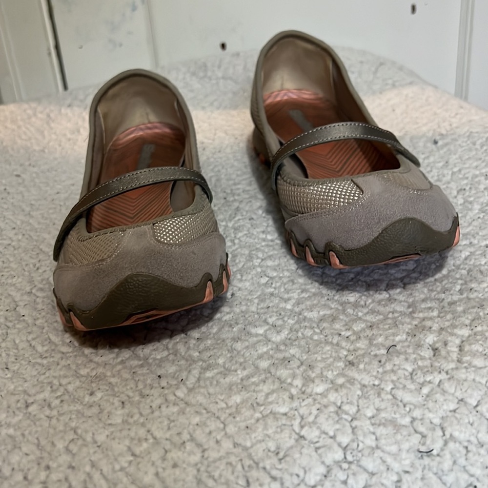 Skechers Mary Jane woman casual shoes size 10 - Picture 3 of 9
